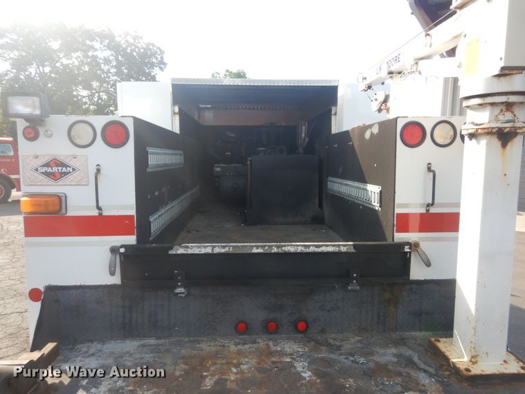 image for item JG9105 2003 Ford F550 Super Duty XL  utility / service truck