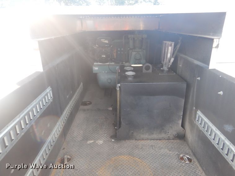 image for item JG9105 2003 Ford F550 Super Duty XL  utility / service truck