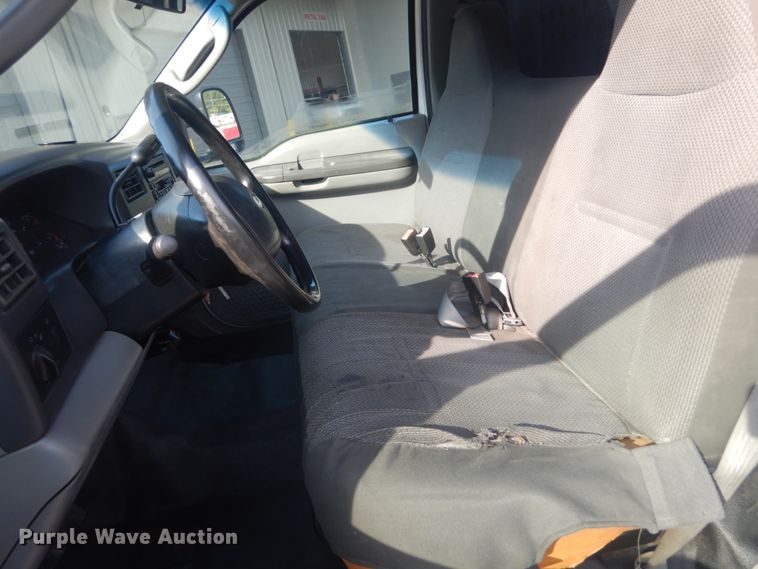 image for item JG9105 2003 Ford F550 Super Duty XL  utility / service truck