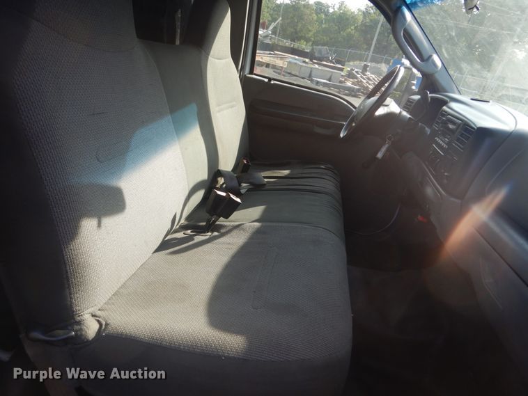 image for item JG9105 2003 Ford F550 Super Duty XL  utility / service truck