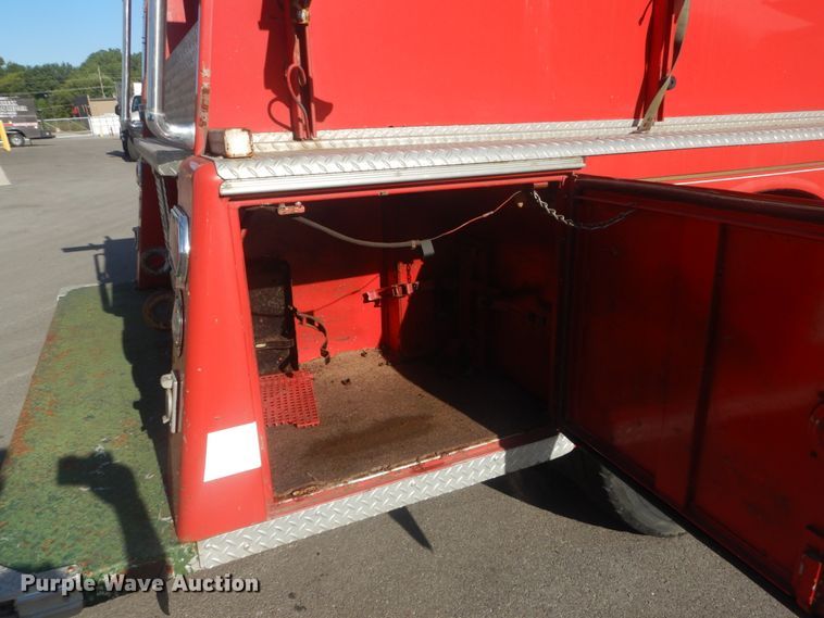 image for item JG9106 1976 American Lafrance  pumper fire truck