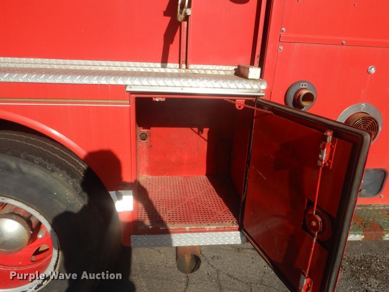 image for item JG9106 1976 American Lafrance  pumper fire truck