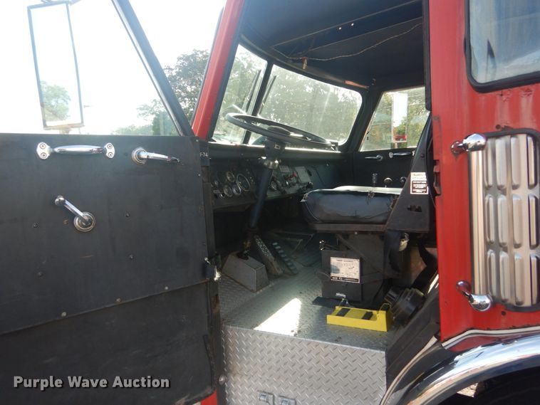 image for item JG9106 1976 American Lafrance  pumper fire truck