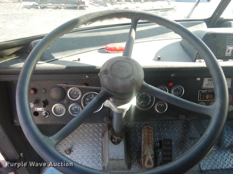 image for item JG9106 1976 American Lafrance  pumper fire truck