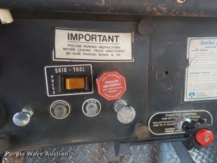 image for item JG9106 1976 American Lafrance  pumper fire truck