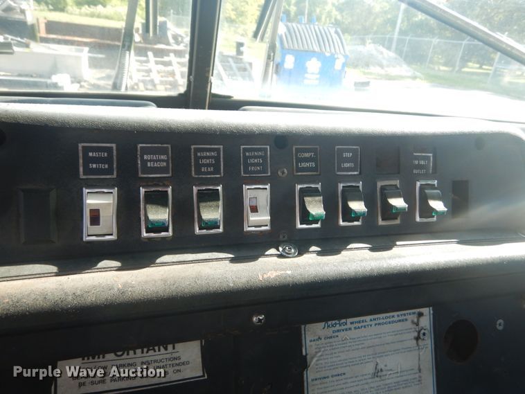 image for item JG9106 1976 American Lafrance  pumper fire truck