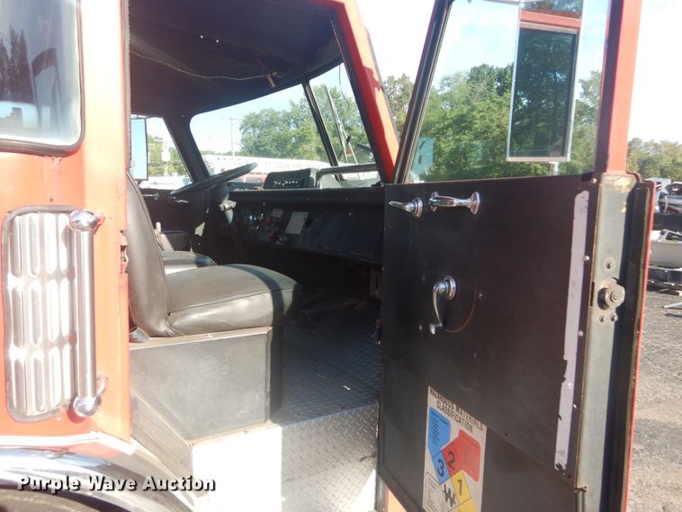 image for item JG9106 1976 American Lafrance  pumper fire truck