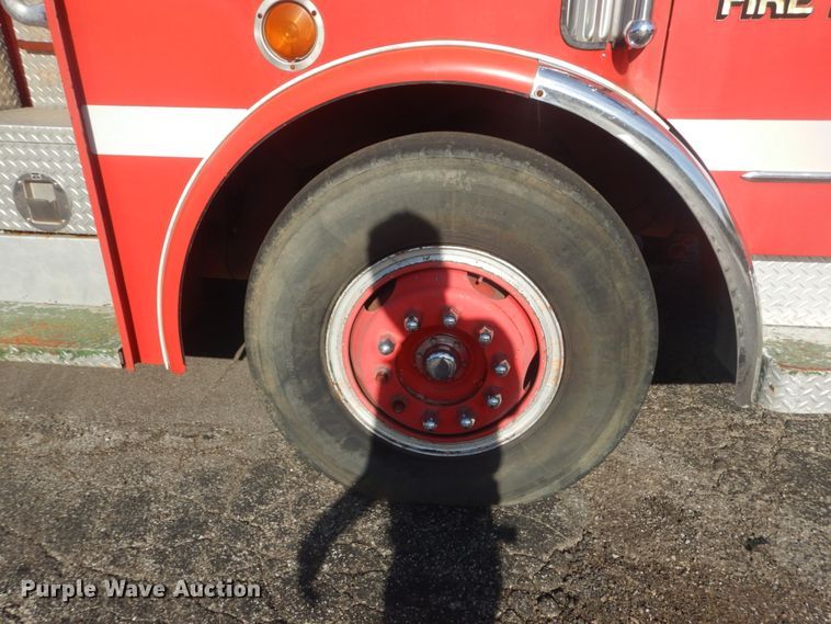 image for item JG9106 1976 American Lafrance  pumper fire truck