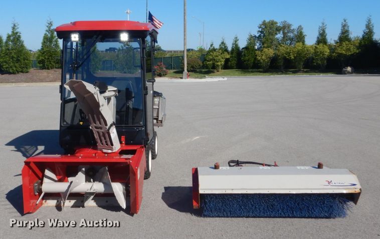 image for item JG9170 2015 Ventrac 3400Y  compact tractor