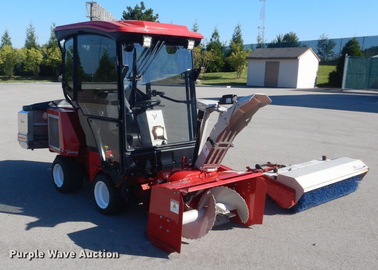 image for item JG9170 2015 Ventrac 3400Y  compact tractor