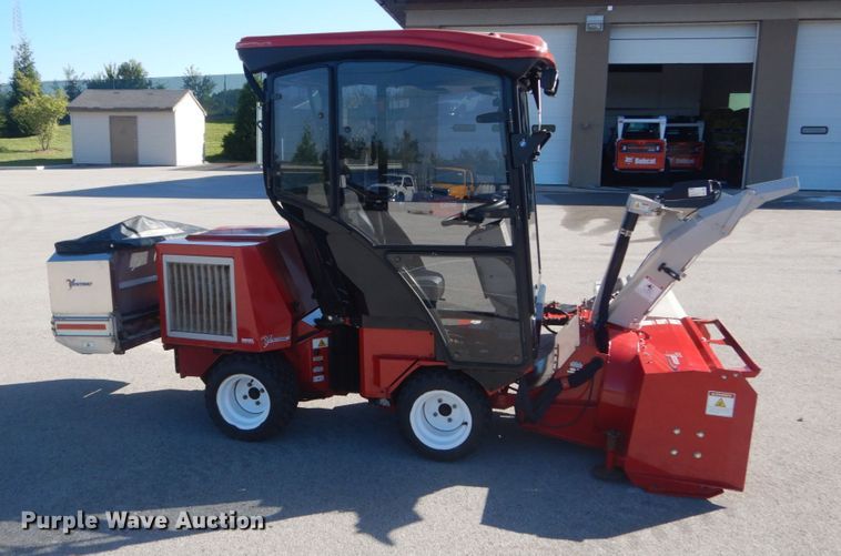 image for item JG9170 2015 Ventrac 3400Y  compact tractor