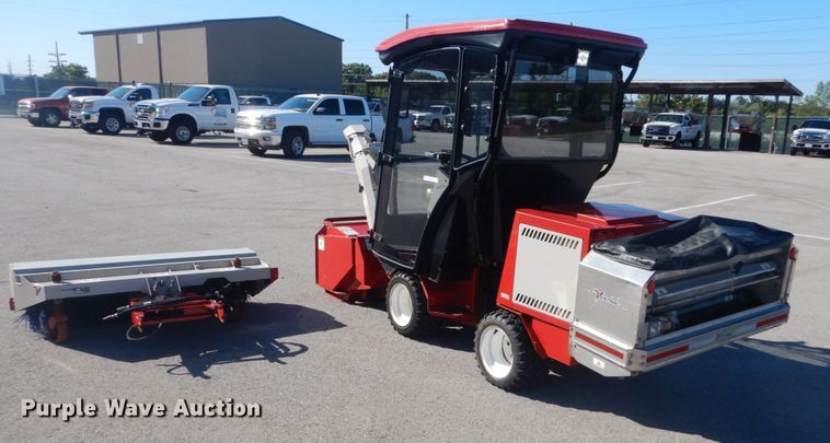 image for item JG9170 2015 Ventrac 3400Y  compact tractor