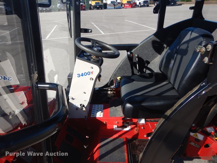 image for item JG9170 2015 Ventrac 3400Y  compact tractor