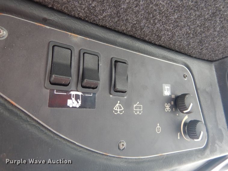 image for item JG9170 2015 Ventrac 3400Y  compact tractor