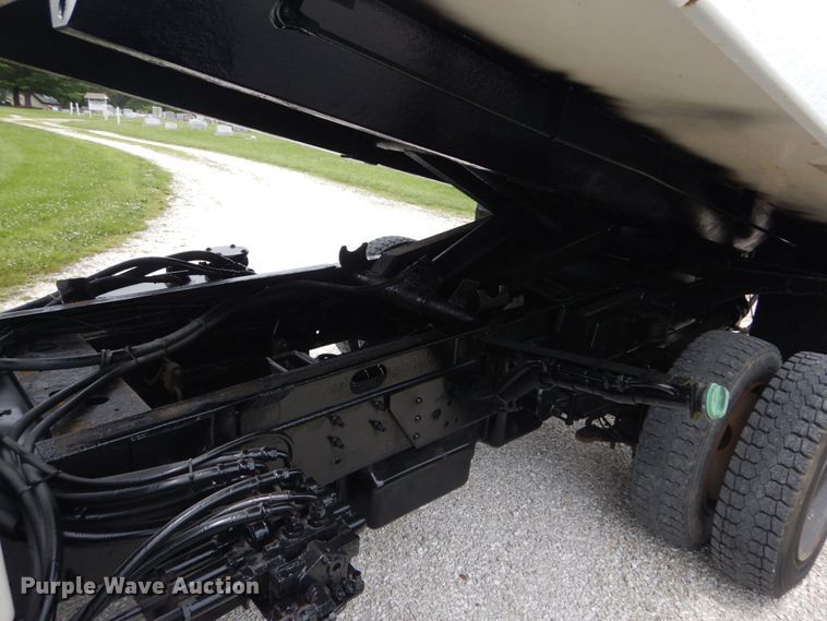 image for item JI9606 2009 GMC C5500  dump truck