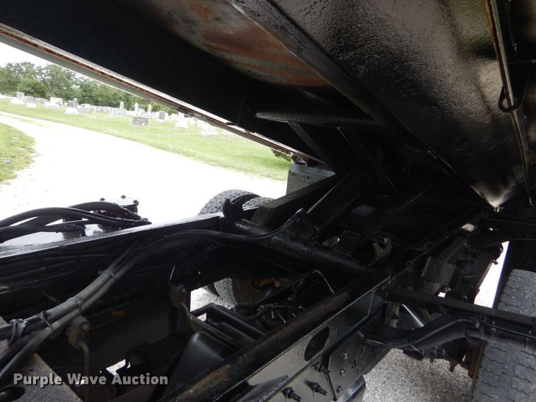 image for item JI9606 2009 GMC C5500  dump truck