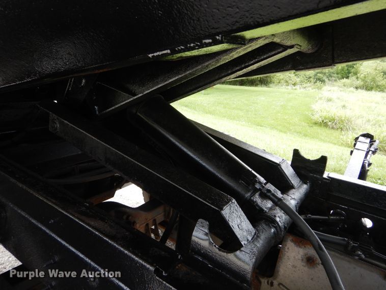 image for item JI9606 2009 GMC C5500  dump truck