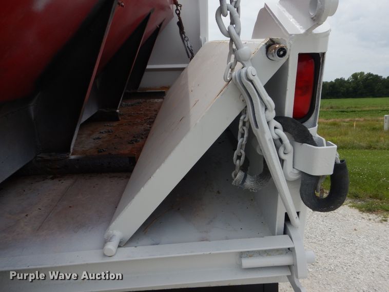 image for item JI9606 2009 GMC C5500  dump truck