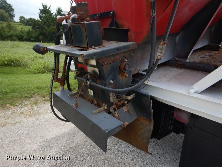 image for item JI9606 2009 GMC C5500  dump truck