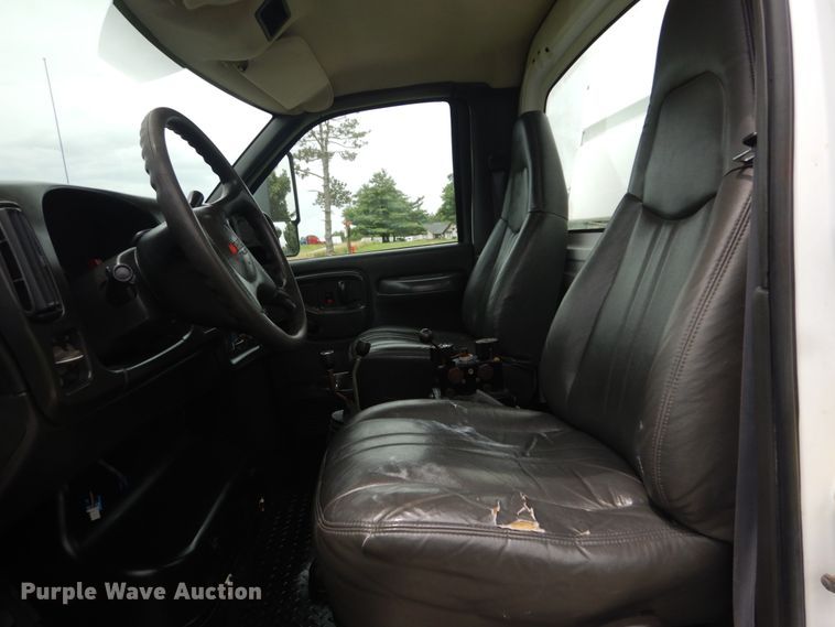 image for item JI9606 2009 GMC C5500  dump truck