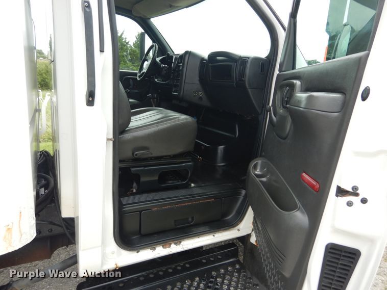 image for item JI9606 2009 GMC C5500  dump truck