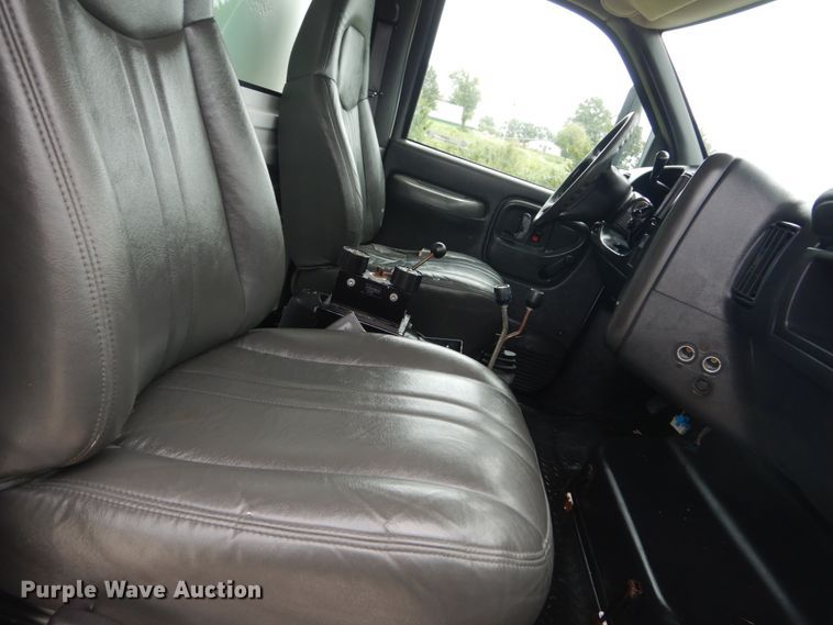 image for item JI9606 2009 GMC C5500  dump truck