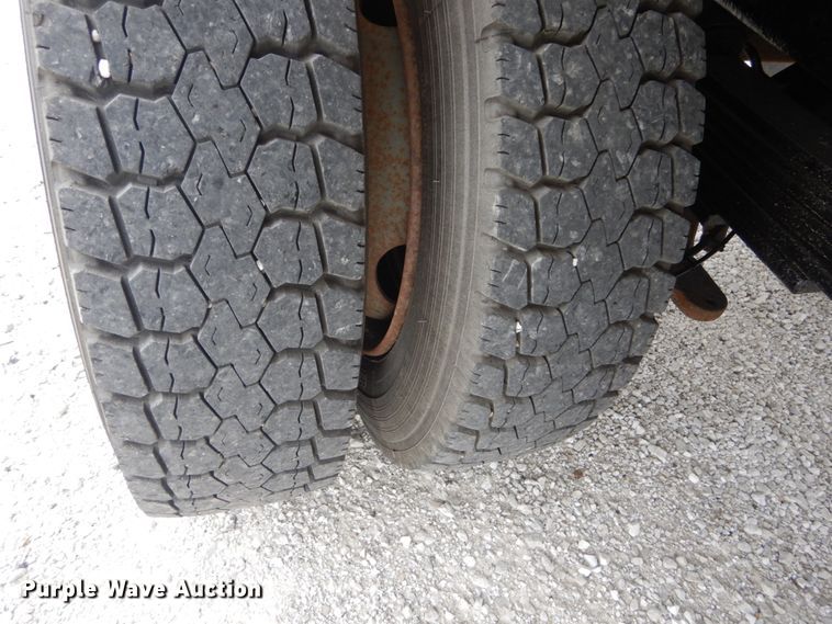 image for item JI9606 2009 GMC C5500  dump truck