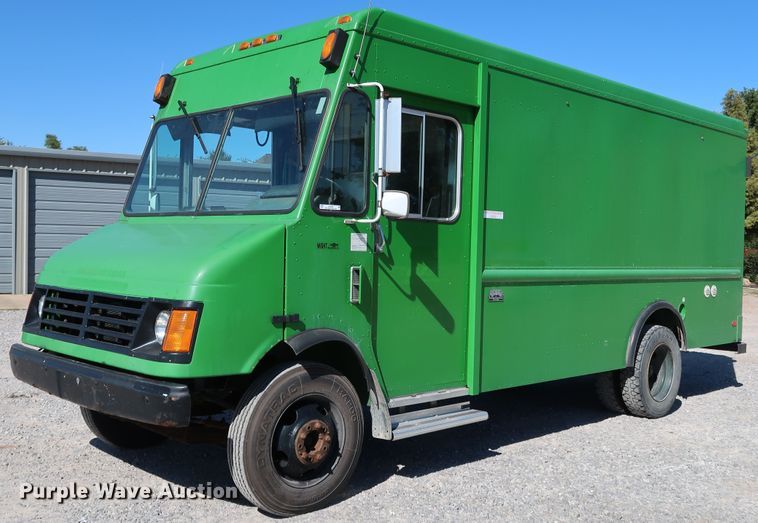 image for item JP9380 1994 Chevrolet P30  delivery truck