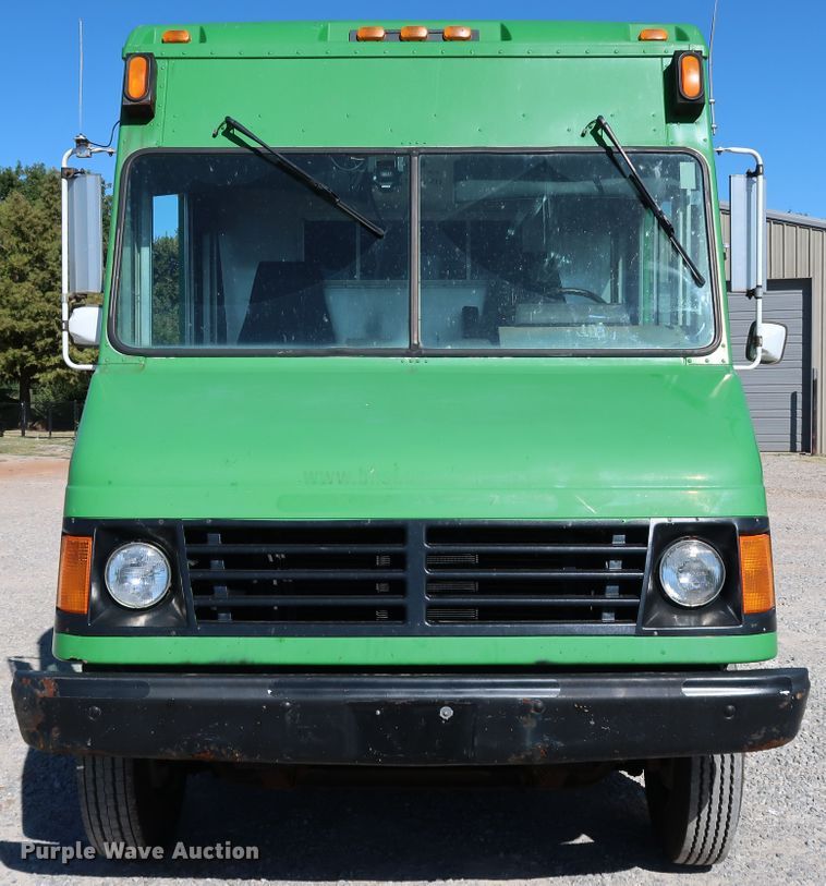 image for item JP9380 1994 Chevrolet P30  delivery truck