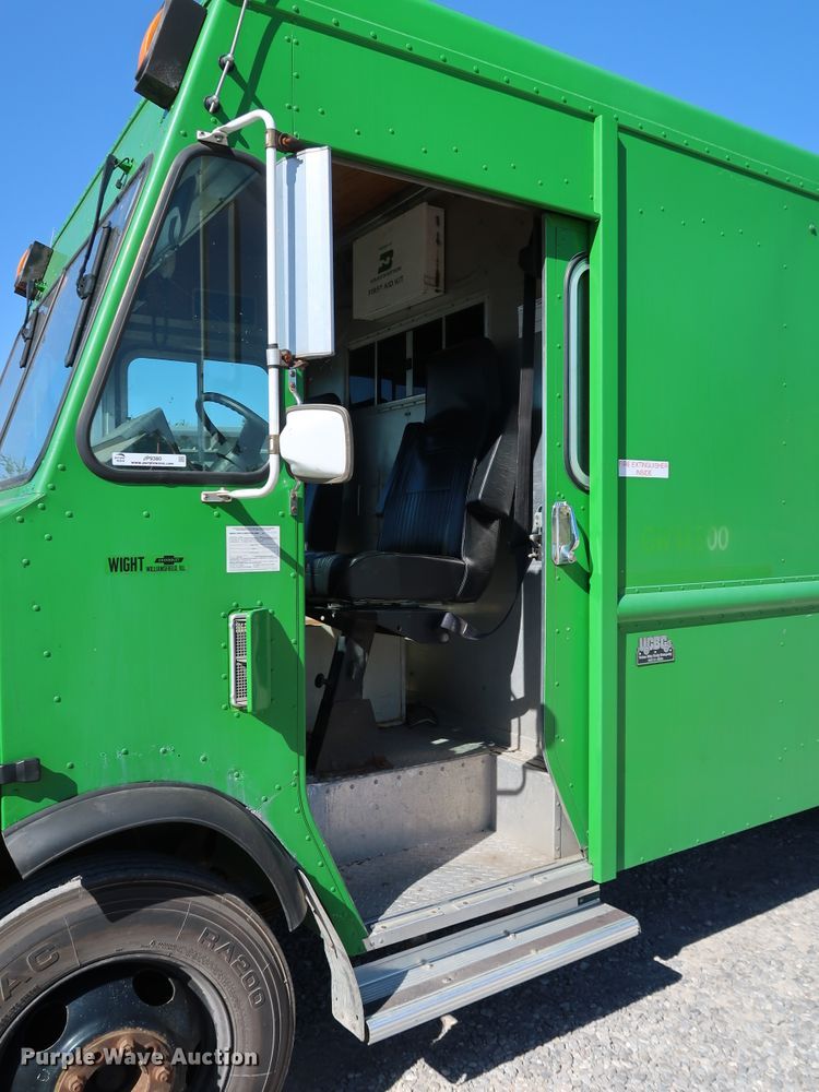 image for item JP9380 1994 Chevrolet P30  delivery truck