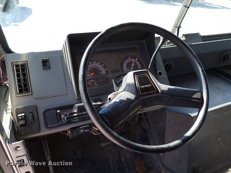 image for item JP9380 1994 Chevrolet P30  delivery truck