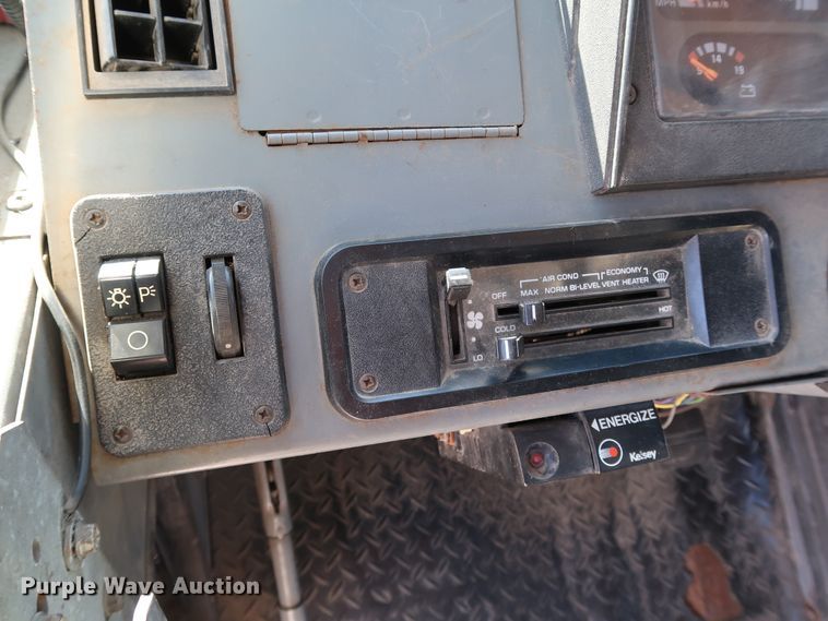 image for item JP9380 1994 Chevrolet P30  delivery truck