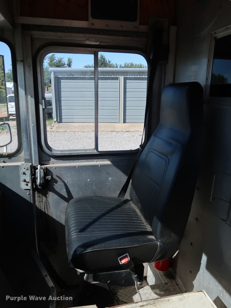 image for item JP9380 1994 Chevrolet P30  delivery truck