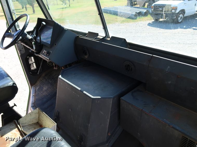 image for item JP9380 1994 Chevrolet P30  delivery truck