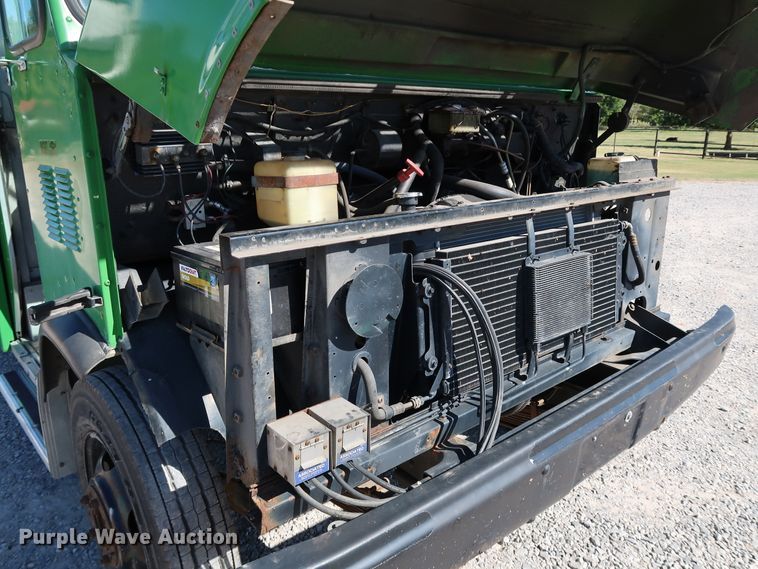 image for item JP9380 1994 Chevrolet P30  delivery truck