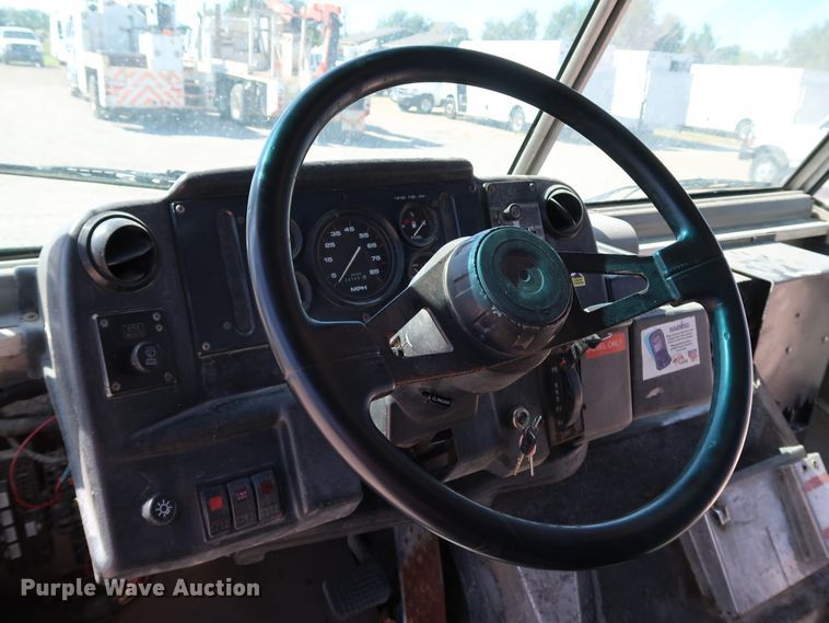 image for item JP9382 1997 Freightliner MT45  delivery truck