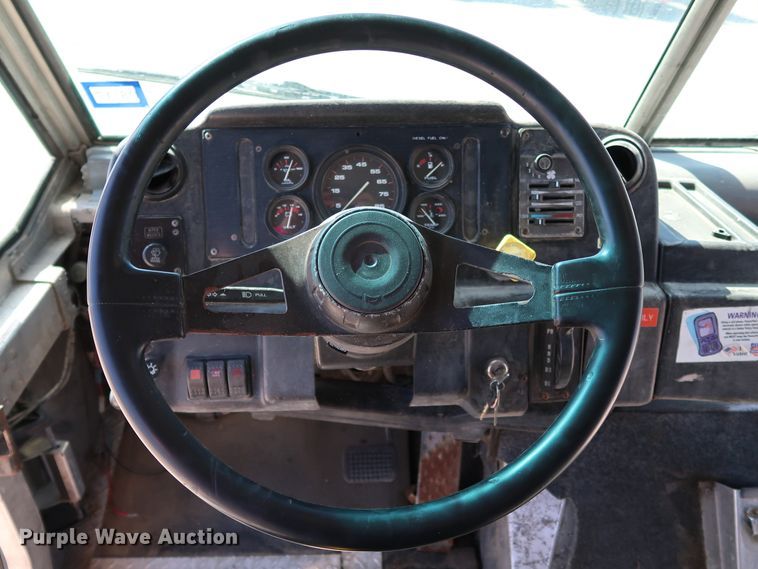 image for item JP9382 1997 Freightliner MT45  delivery truck