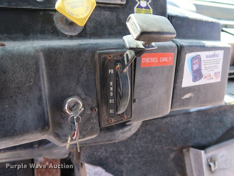 image for item JP9382 1997 Freightliner MT45  delivery truck