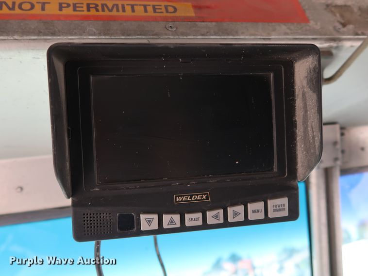 image for item JP9382 1997 Freightliner MT45  delivery truck