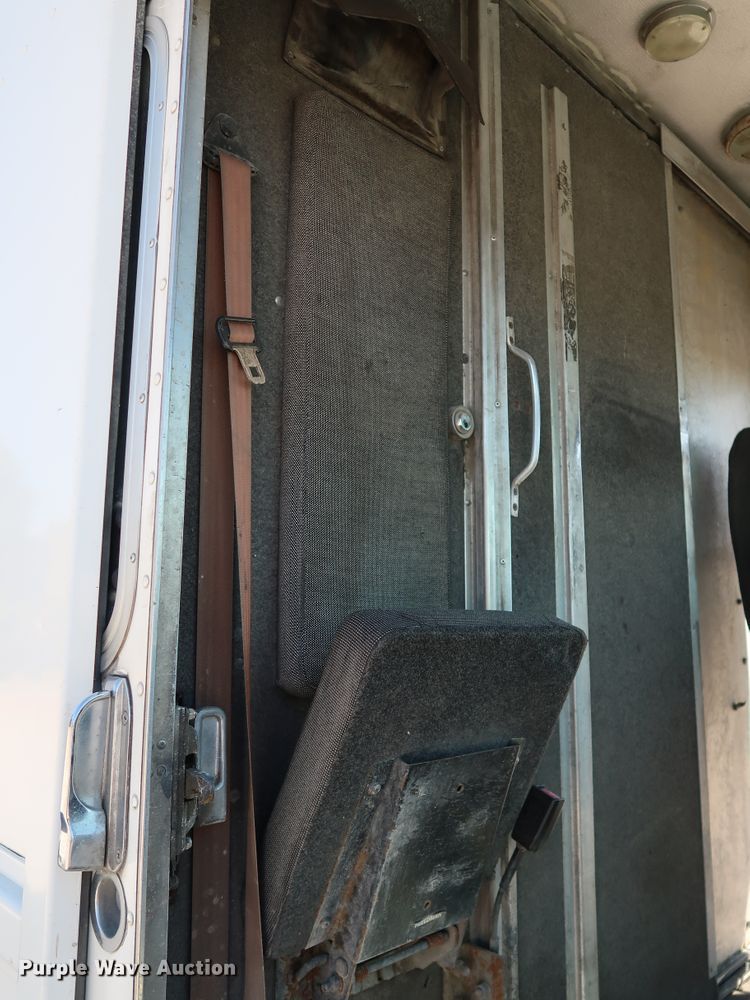 image for item JP9382 1997 Freightliner MT45  delivery truck