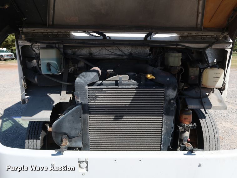 image for item JP9382 1997 Freightliner MT45  delivery truck