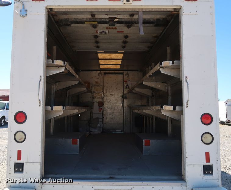 image for item JP9382 1997 Freightliner MT45  delivery truck