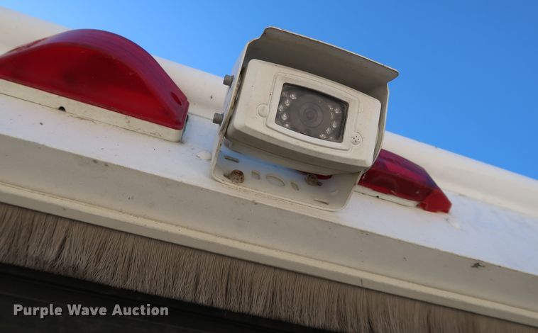 image for item JP9382 1997 Freightliner MT45  delivery truck