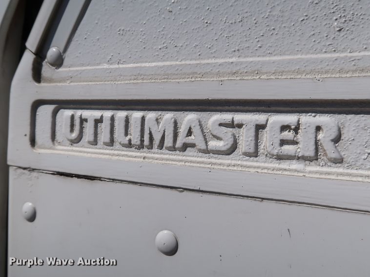 image for item JP9382 1997 Freightliner MT45  delivery truck