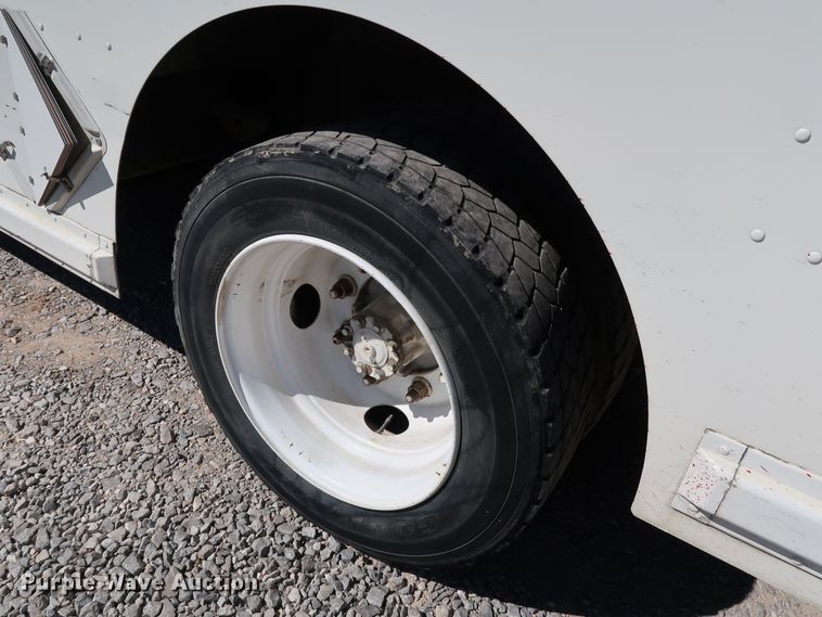 image for item JP9382 1997 Freightliner MT45  delivery truck