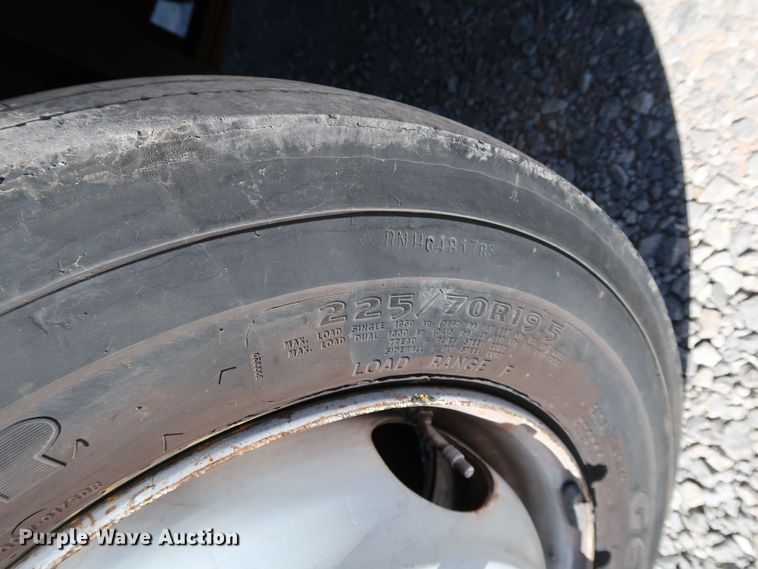 image for item JP9382 1997 Freightliner MT45  delivery truck