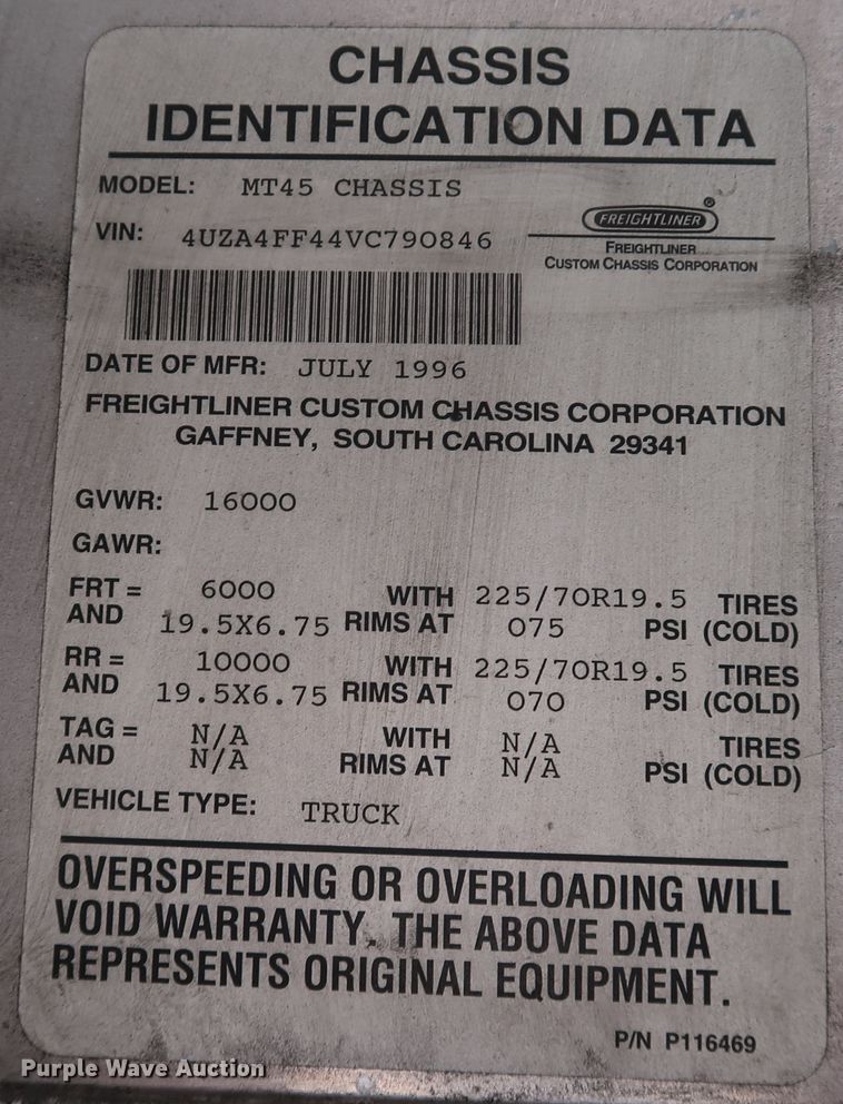 image for item JP9382 1997 Freightliner MT45  delivery truck