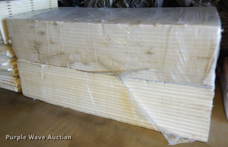 image for item JQ9155 Approximately 64 pieces of styrofoam