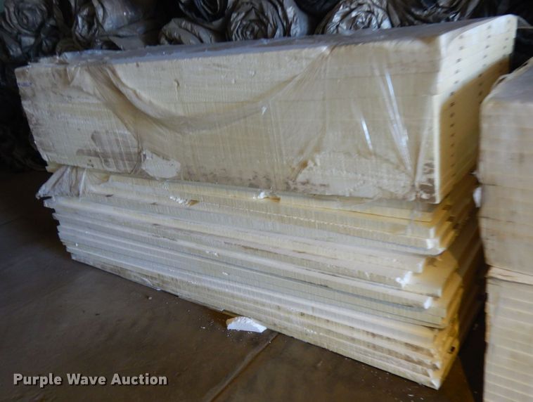 image for item JQ9155 Approximately 64 pieces of styrofoam