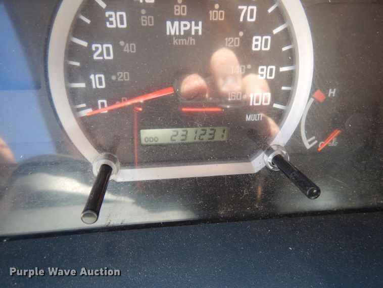 image for item JQ9156 2012 Isuzu NPR  box truck